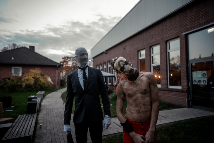 Verkleidete Gäste zu Halloween im OSNABLOC